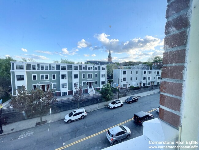 Building Photo - 1431 Tremont St