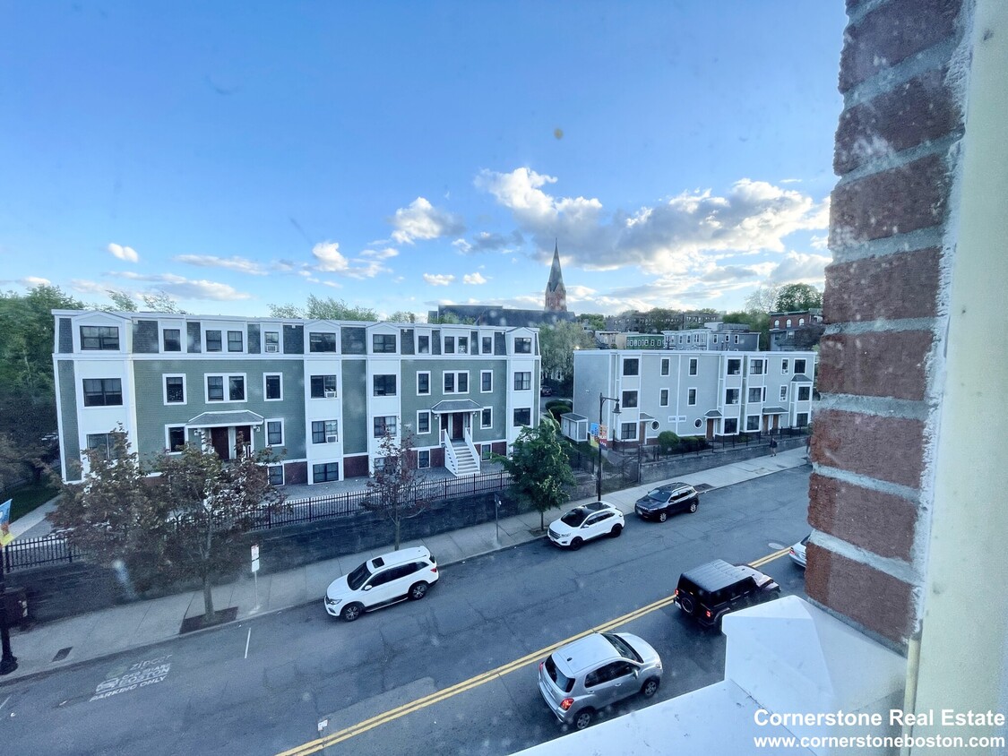 Primary Photo - 1431 Tremont St
