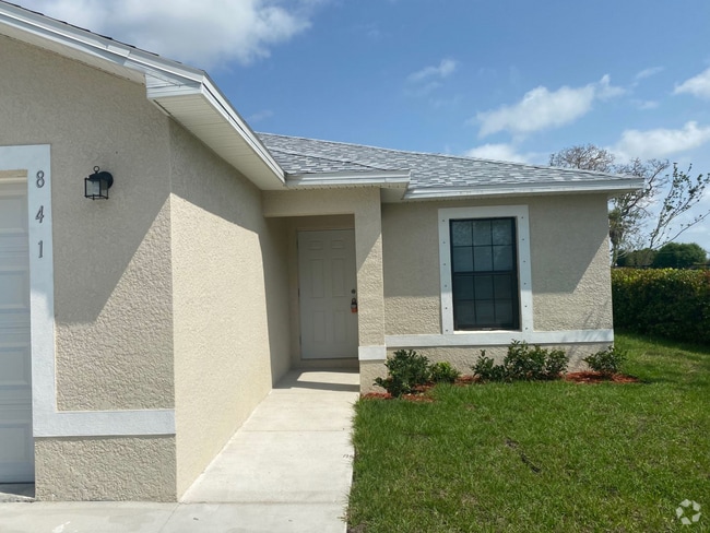 Building Photo - 841 Mohawk Pky