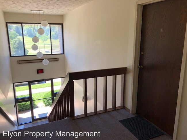 Building Photo - 8852-8852 39th Ave