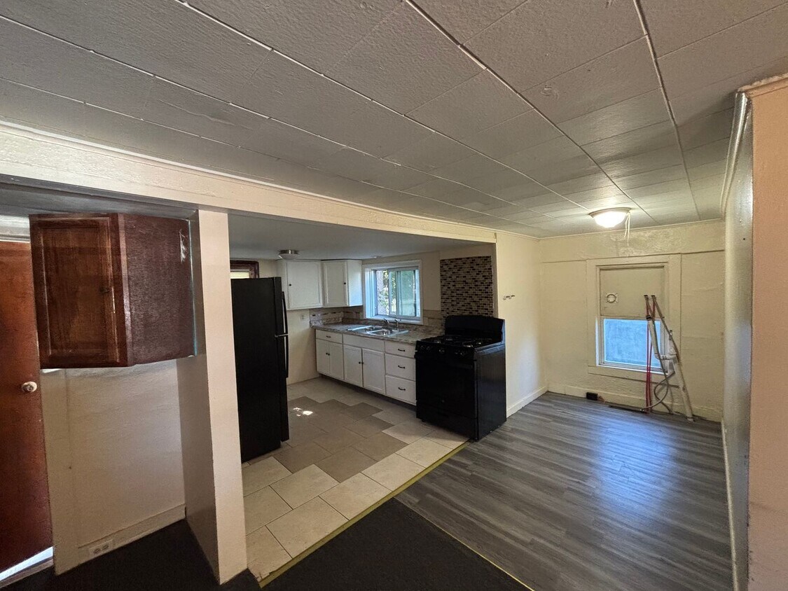 Foto principal - JC Single Family Home in Convenient Locale