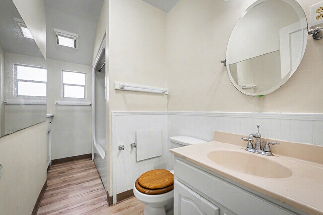 Foto del edificio - 2652 Merwyn Rd