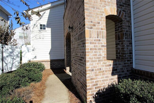 Building Photo - 243 Hiawassee Dr
