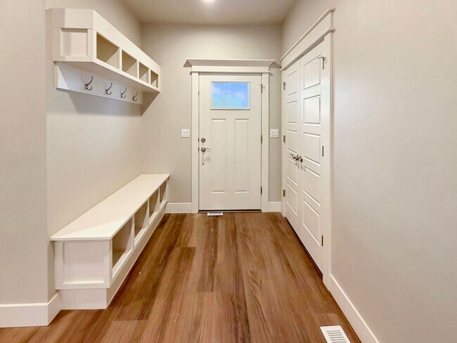 Foto del edificio - Brand New 3BR Home in Nampa – Pet-Friendly, Near Parks & Dining