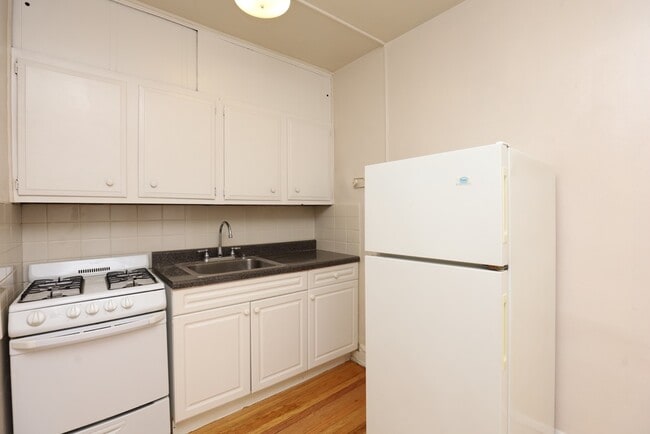 Building Photo - 1245 Elmwood Ave