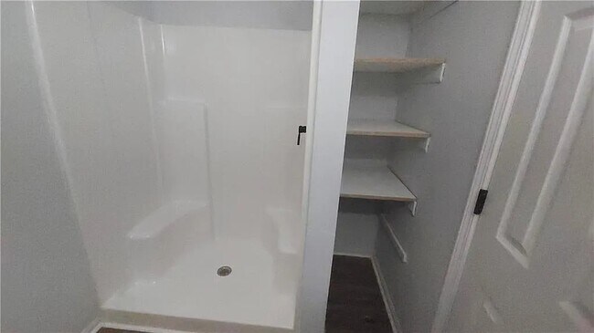 Foto del edificio - 5582 Windwood Rd