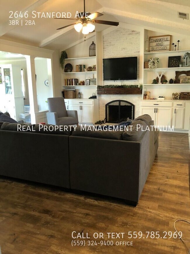Building Photo - $2,295 Gorgeous Remodeled 3 Bedroom home -...