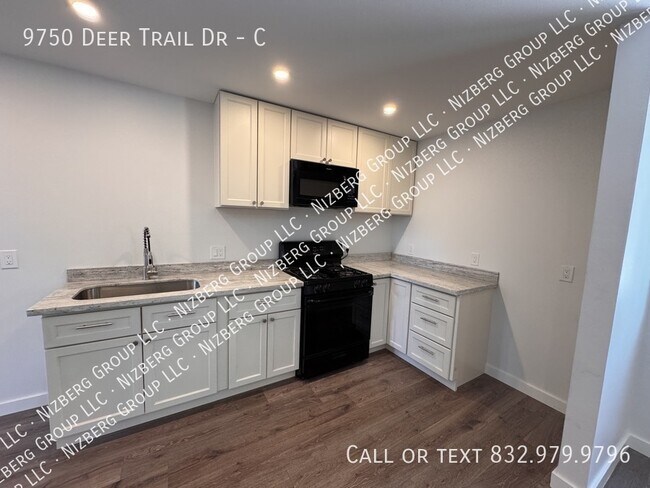 Foto del edificio - 9750 Deer Trail Dr