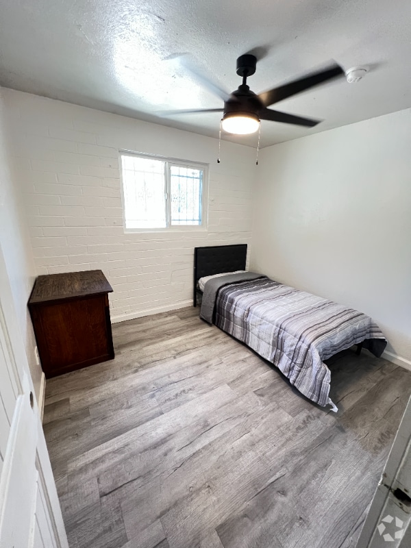 Building Photo - 2019 E Southern Ave