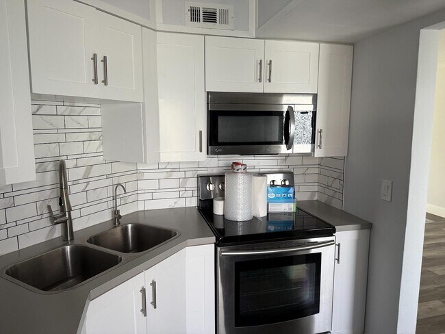 Foto del edificio - 2151 NE 42nd Ct