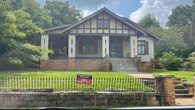 Primary Photo - 1721 Clarendon Ave