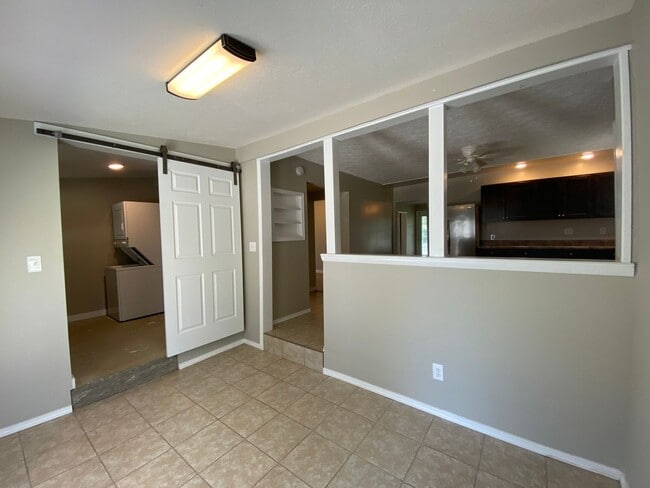 Building Photo - 7255 S Fairfax Rd