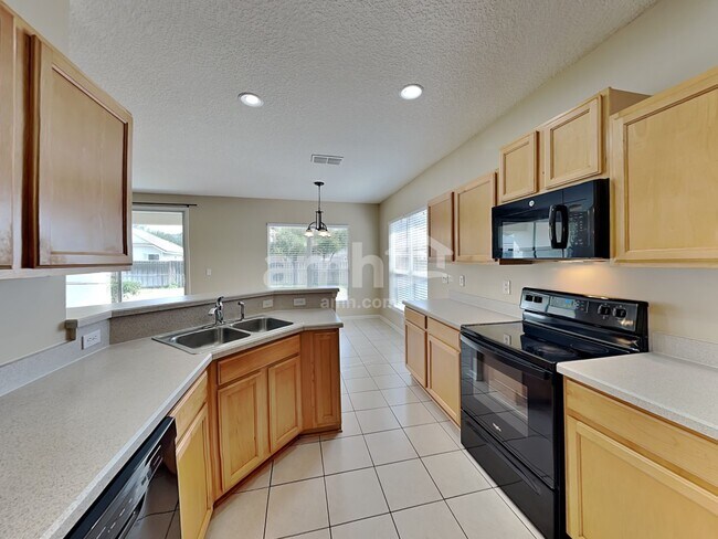 Building Photo - 671 Southland Ln