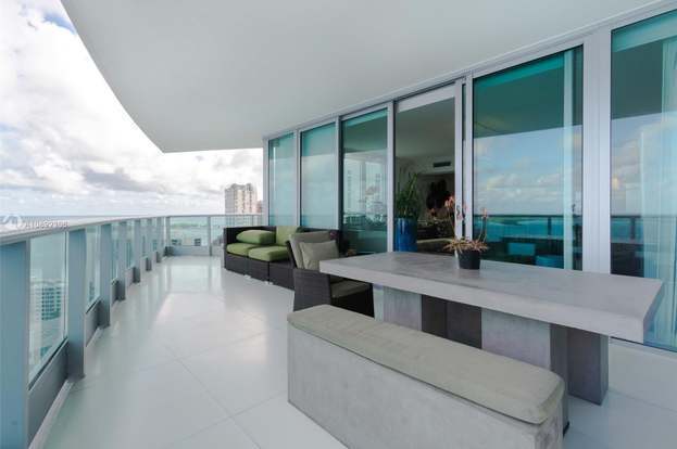 Building Photo - 1331 Brickell Bay Dr