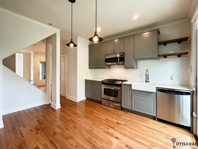 Building Photo - 338 Elm St NW
