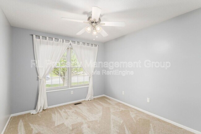 Foto del edificio - 8850 Juneberry Rd