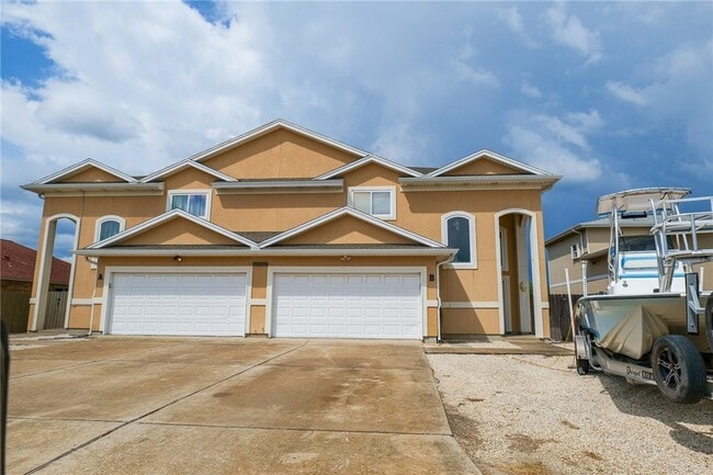 Building Photo - 15433 Cruiser St