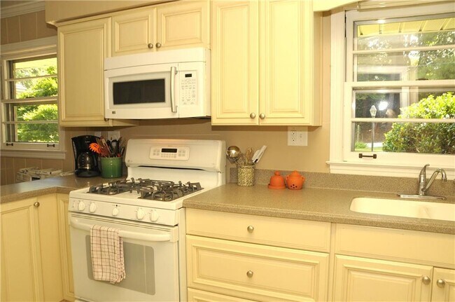 Foto del edificio - 738 Park Ln