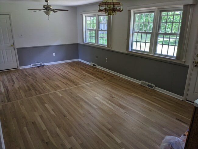 Dining area - 9 Highview Ln