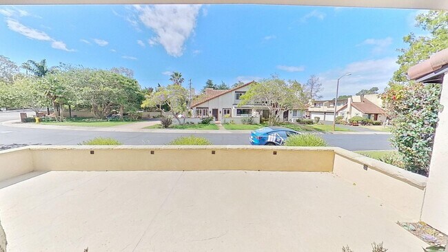 Foto del edificio - Spacious 3 bed / 2 bath in the More Mesa area