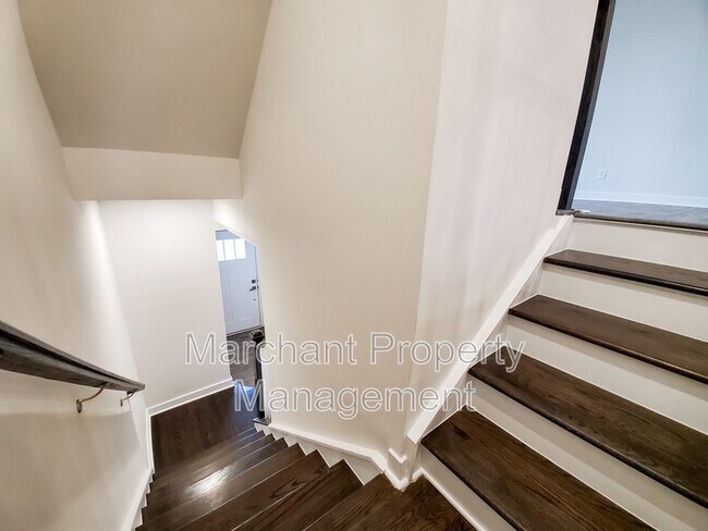 Foto del edificio - 113 Rollins Ave