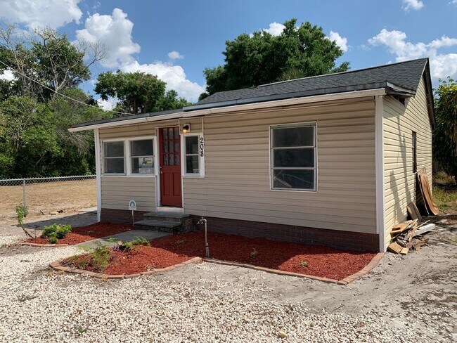 Foto del edificio - 208 Sears Ave NE