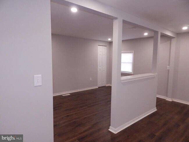 Foto del edificio - 114 MacArthur Ave