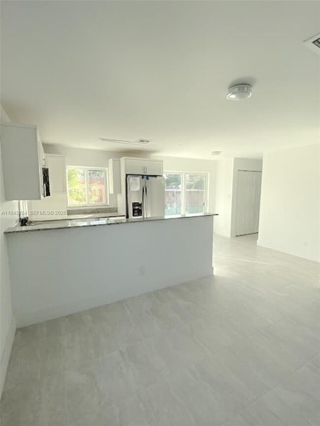 Building Photo - 715 N 59th Ave