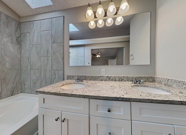 Building Photo - 2855 Warrenton Way