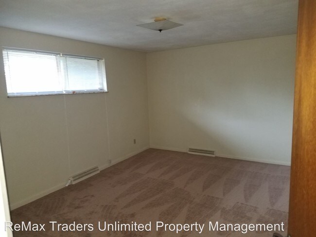 Building Photo - 239-249 E Oak Cliff Ct