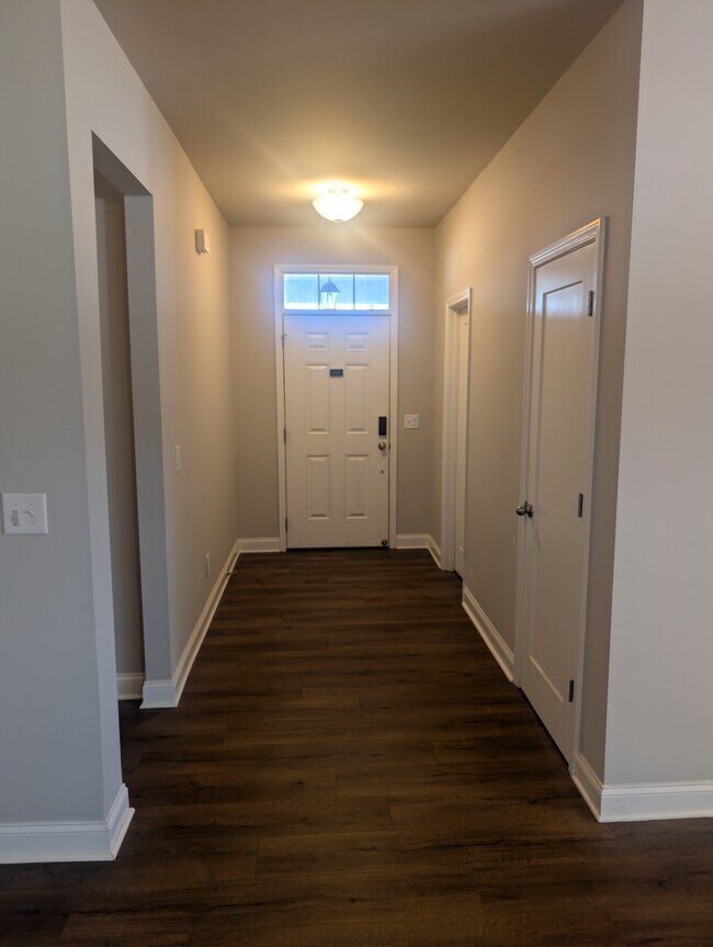 Foto del edificio - 3209 Grapevine Ct W