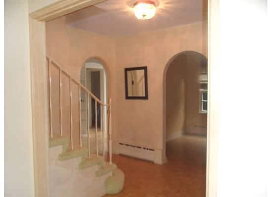 Foto del edificio - Broadway Hill home