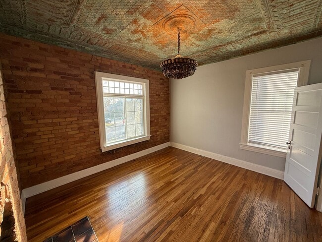 Foto del edificio - 253 E 5th Ave