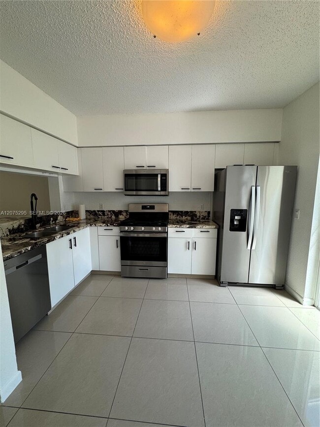 Building Photo - 8207 San Carlos Cir