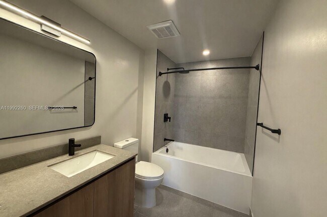 Foto del edificio - 121 NE 5th St