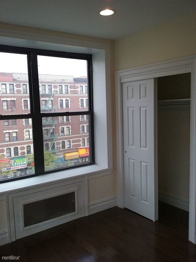 Building Photo - 4 br, 2 bath  - 3465 Broadway 66