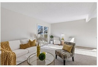 Building Photo - 411 Dorland Pl S