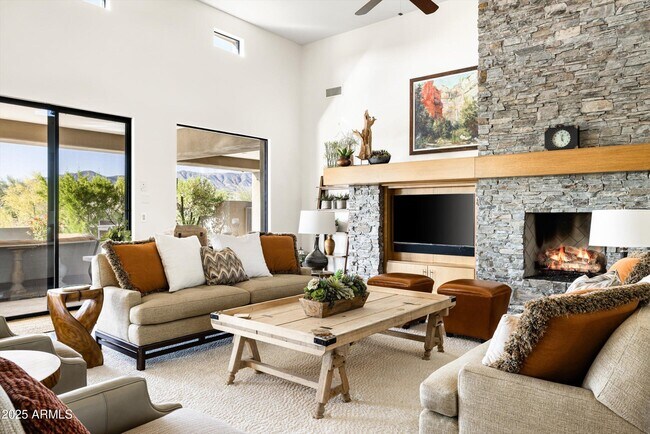 Building Photo - 9894 E Miramonte Dr