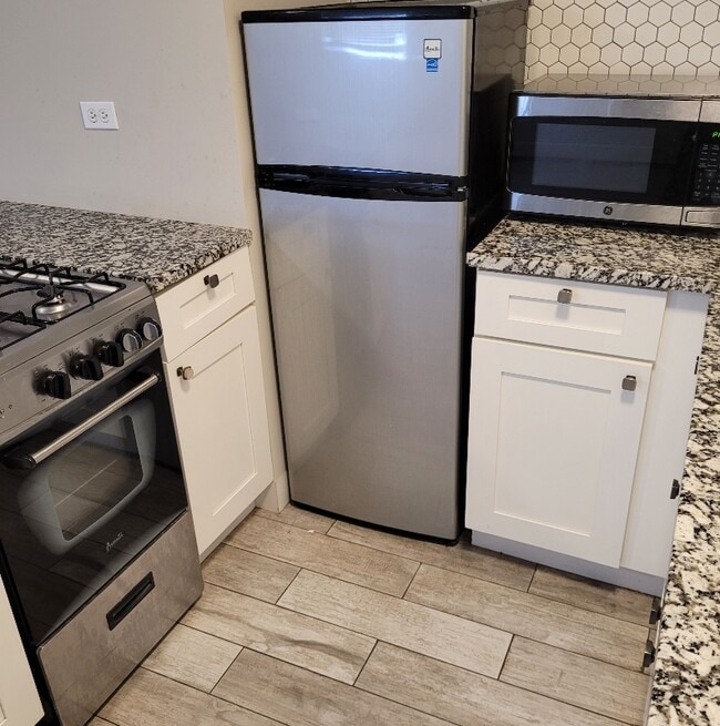 Photo - 5852 W Irving Park Rd Apartment