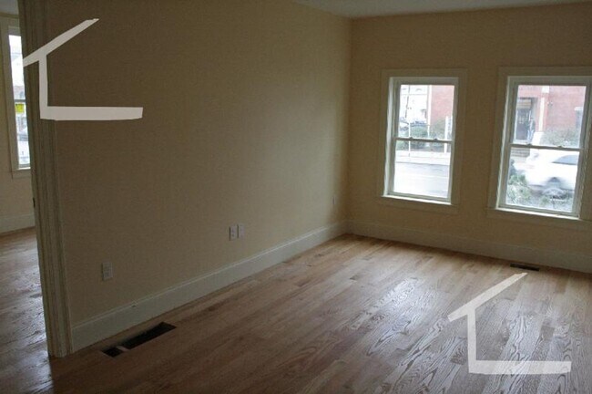 Foto del edificio - Central Brighton Location, Central Heat/AC...