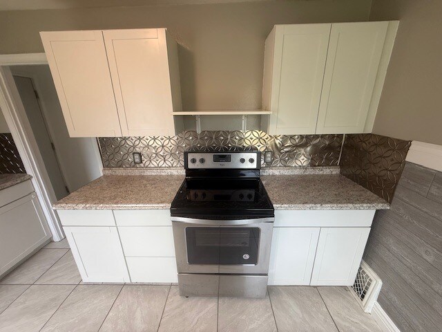 Foto del edificio - 54221 Maple Ln
