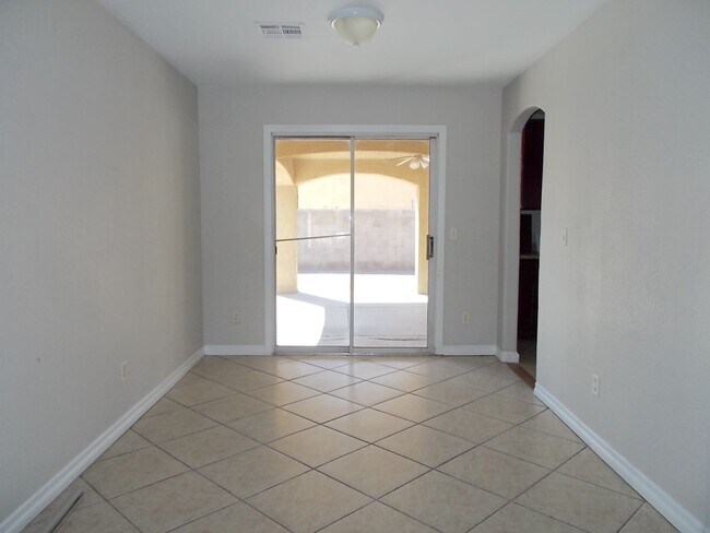 Building Photo - Spacious 4-Bedroom, 2.5-Bathroom Home with...