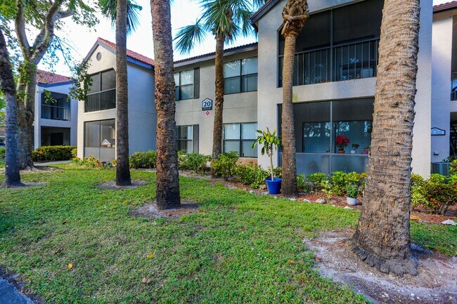 Building Photo - ***ANNUAL- UNFURNISHED***2 BEDS / 2 BATHRO...