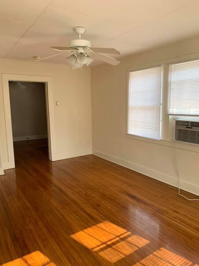 Foto del edificio - 303 E 7th St