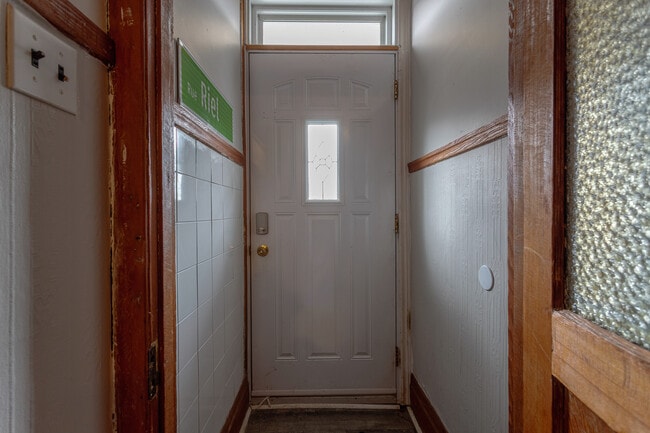 Building Photo - 203 Av 3E