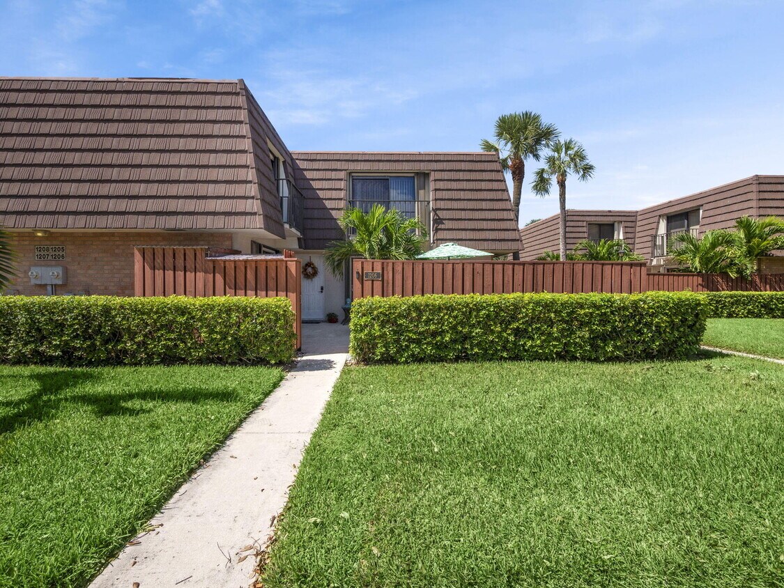 Foto principal - 1206 12th Ct