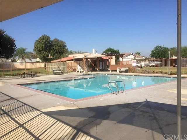 Foto del edificio - 13236 Don Julian Ave