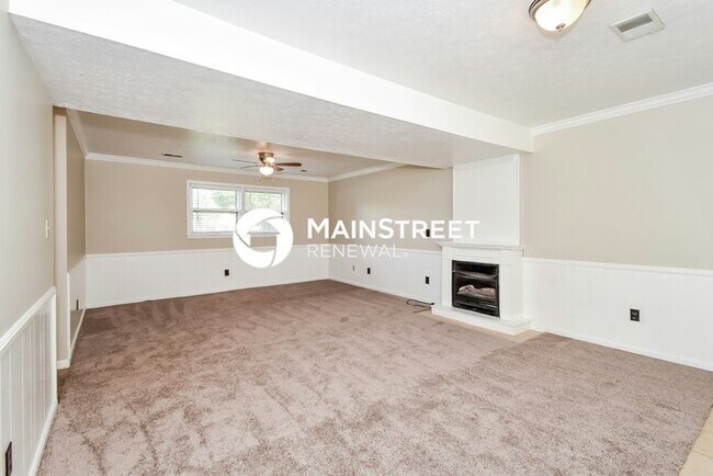 Building Photo - 3 Bedroom Pet-Friendly Home in Louisville, KY with Main Street Renewal