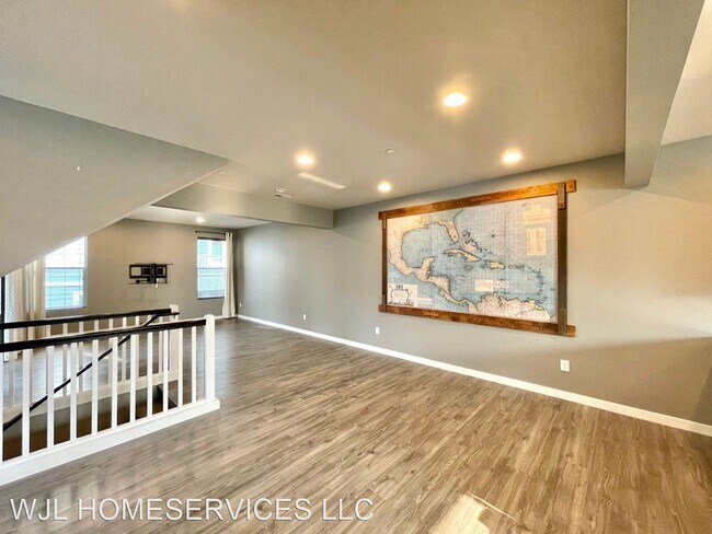 Foto del edificio - 4 br, 3 bath House - 16611 48th Ave W Unit B1