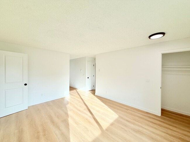 Building Photo - Ramen Real Estate LLC 7422